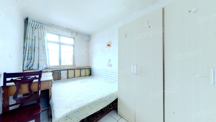 位置好，价格可议。随时看房，交通便利，出行方便。-卧室C