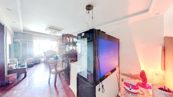 德信公园旁的房子，交通便利，景色优美，大两居-客厅