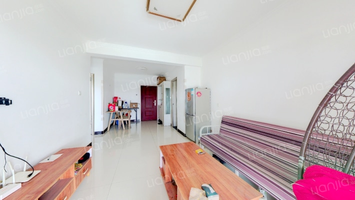 京中美居，开发区户口，南北电梯两居，双语-客厅