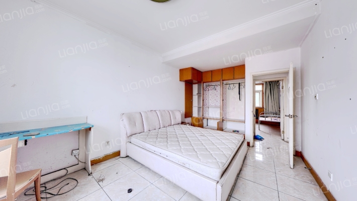 康隆小区 4室2厅 南 北-卧室C