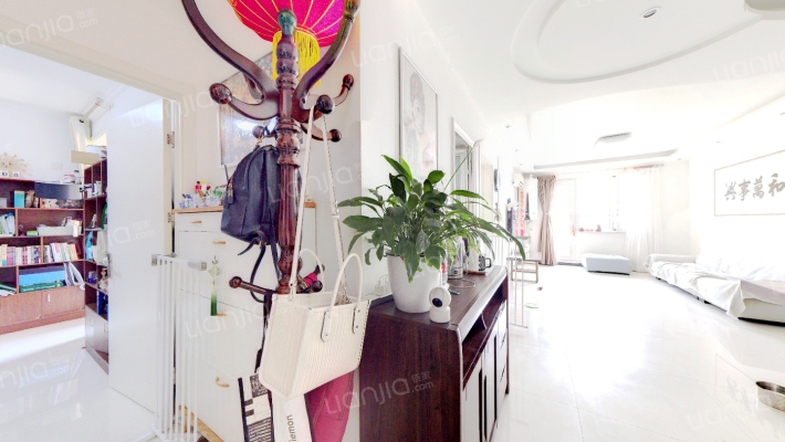 楼层好 视野宽阔 采光充足 ，交通便利-客厅