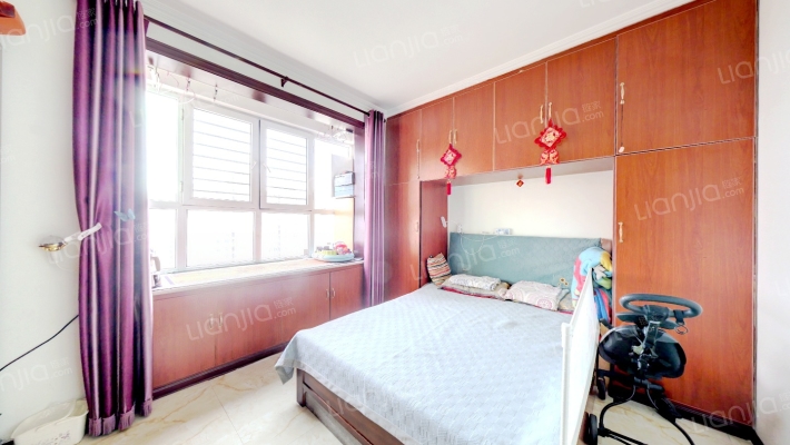 水岸花城，一线河景美宅诗意，标准现房，，即买即住-卧室