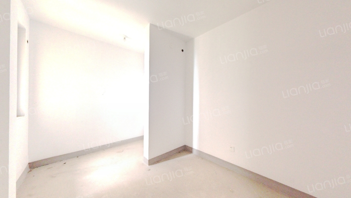 复式跃层，露台和挑空客厅，没有遮挡，楼层采光视野好-卧室A