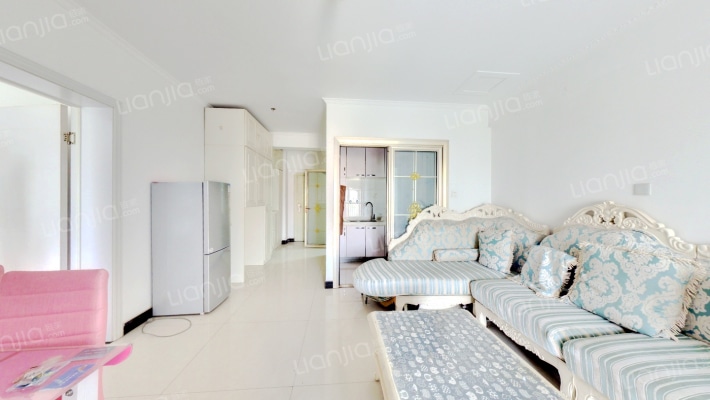 集中供暖，房本满二，精装，拎包入住-客厅