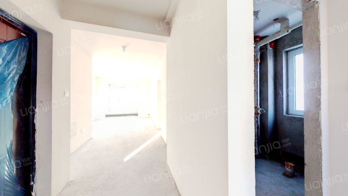 坯房 ，高楼层，采光好视野好优质大平层一梯两户洋房-客厅