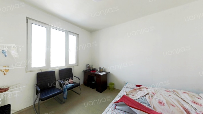 南北三居，拎包入住，业主诚意出售，户型方正-卧室B