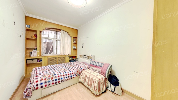 范阳路开发区槐林新村低楼层三阳开泰大三居带地下室-卧室B