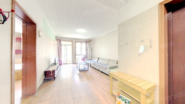 此房满二，南北通透两居室，房本在手随时过户-客厅