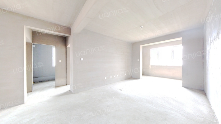 有房本 高楼层 边户 全明 无抵押 诚意出售-客厅