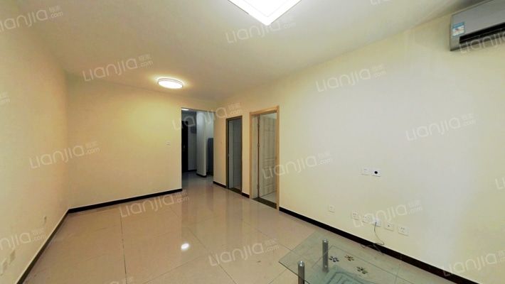 狮子城满二，全南两居室，诚心出售-客厅