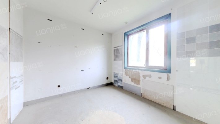 南北通透大三居，双卫，一层带院，-卧室A