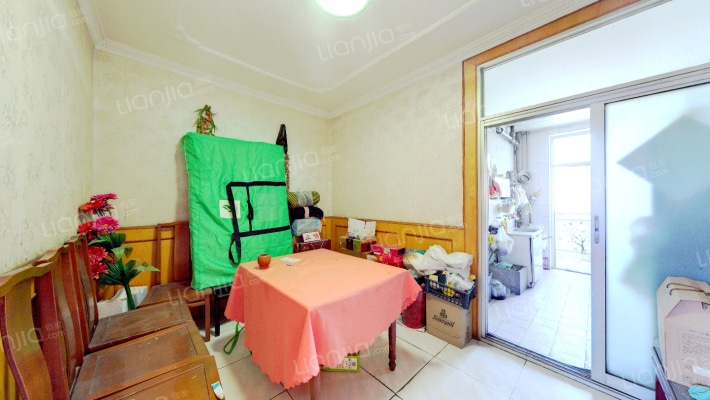 三阳开泰户型，房本满五唯一，税费低，采光好。-餐厅