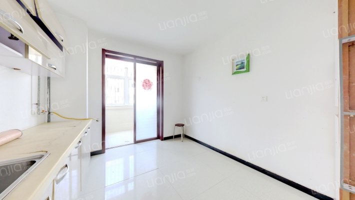 房本满五 户型方正 停车方便 集中供暖-餐厅