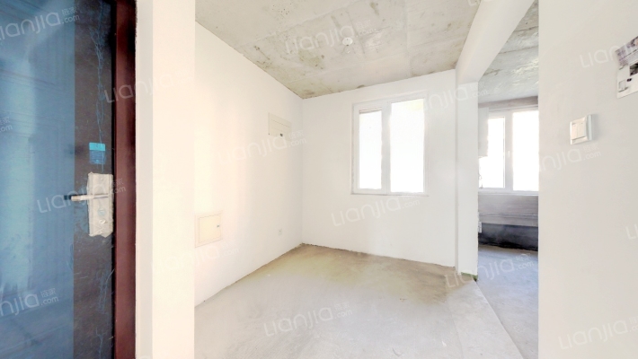 香邑溪谷玫瑰园南北通透三居洋房，70年大产权花园洋房-餐厅