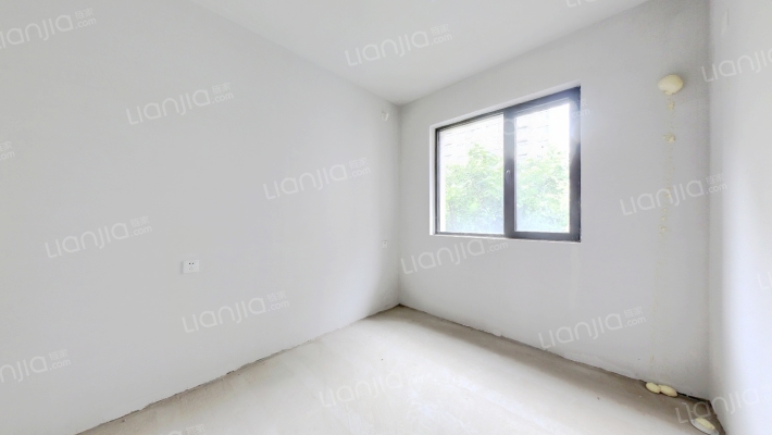 双卫三居室，价格可议，一梯两户，南北通透-卧室C