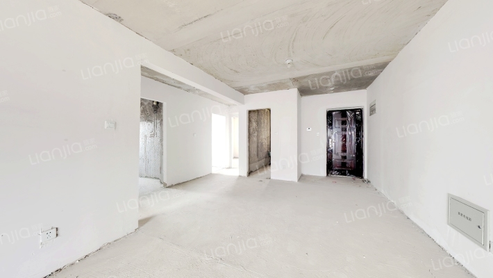 房本满二，带一个产权车位和地下室，好楼层 全天采光-客厅