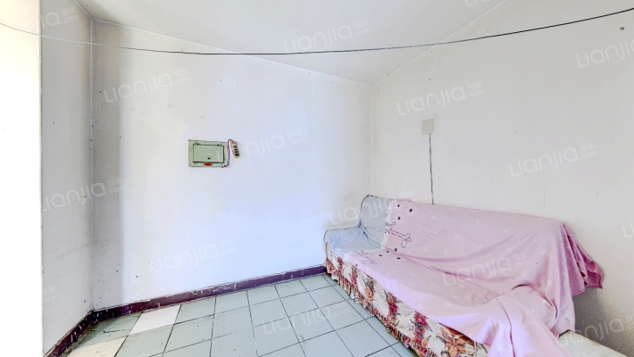 紫荆小区位于华阳路主路旁边，交通购物方便-餐厅