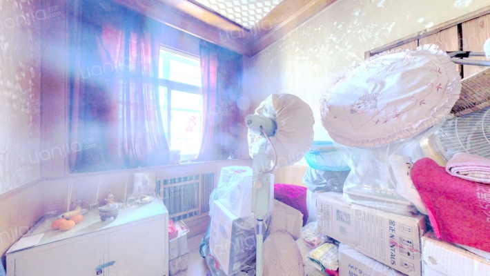 出售范阳路二水厂小区，集中供暖，交通便利三居室。-卧室C