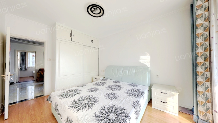 南北通透  钻石商圈   开阔视野，优越的户型，采光好-卧室A