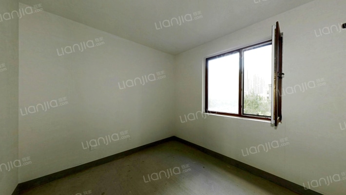 南北通透4居室，全明东户，主卧带转角飘窗。-卧室B