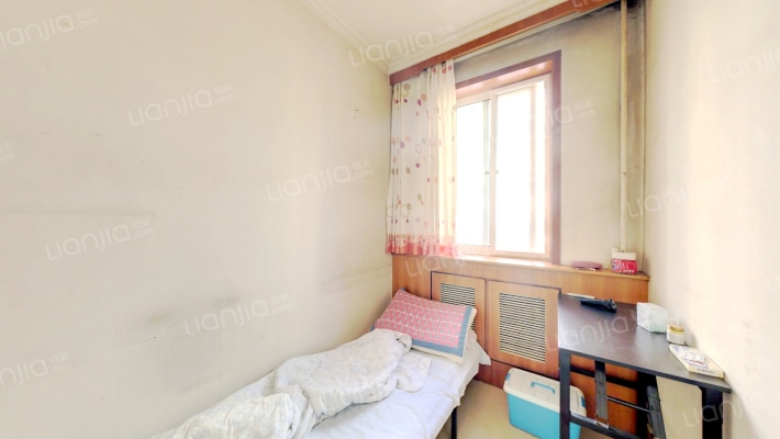 物探六号院双卫低楼层大户型中装好房推荐-卧室D