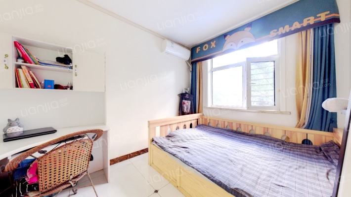 天地新城，一梯两户，通透两居，房本满二-卧室A