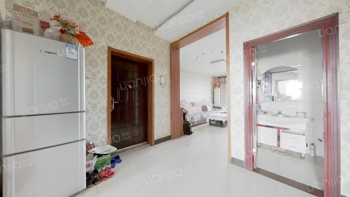 双语旁边 单价3600一平看房随时-餐厅