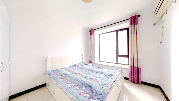 鸿坤理想湾南区 3室1厅 南 北-卧室C