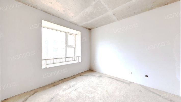 南北双通透大三居，毛坯房 可随时装修 房本满二-卧室A