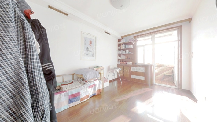 南北通透，精装修，可贷款，主路边上，有车位-卧室D