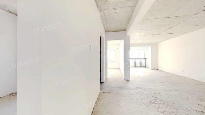 房本满二，带一个产权车位，好楼层 全天采光-客厅