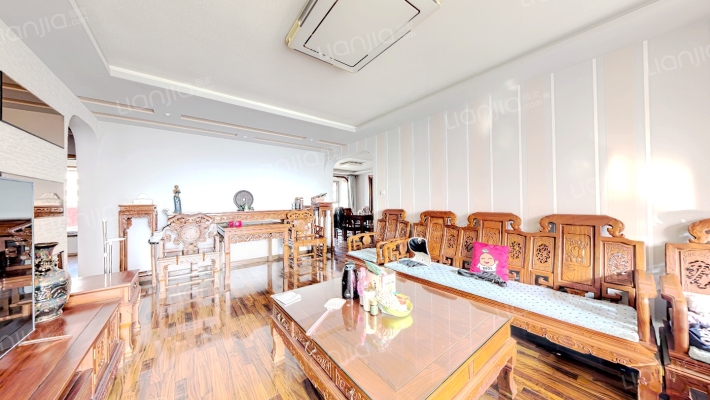 开发区 御景园南北通透大3居 自住装修标准 高楼层-客厅