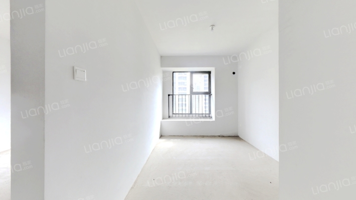 业主诚意出售，房子户型方正，。-卧室A