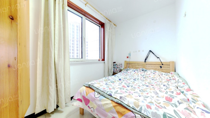 诚意出售，精装修, 明厨明卫，转角飘窗，价位可聊。-卧室B