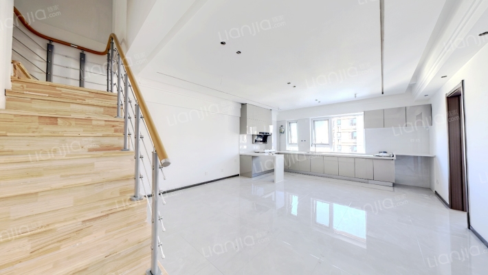 钻石广场，南北跃层，好楼层，看房房便-客厅