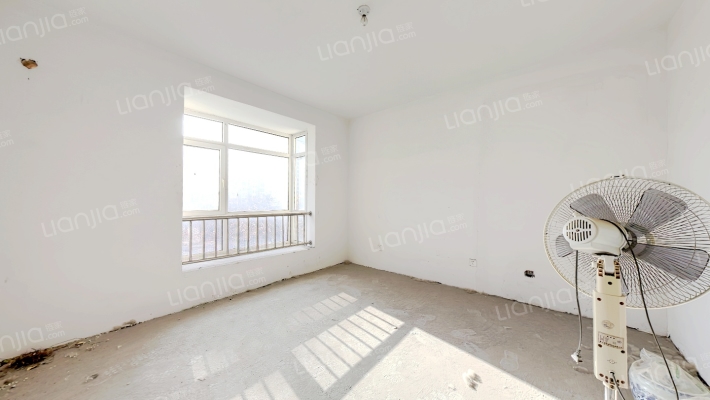 此房南北通透，房本满五唯一，过户费低，公园式社区。-卧室B