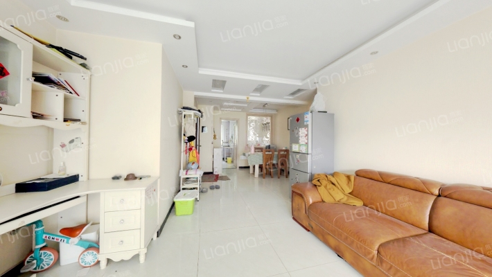 电梯洋房，好楼层，采光好，集中供暖，单位房质量好-客厅