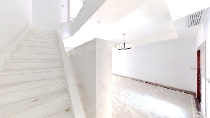 狮子城 南入户别墅 阳光房都已经封好 价格可谈-客厅B