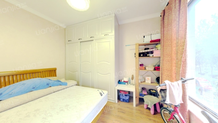 高铁新干线 3室2厅 南-卧室C