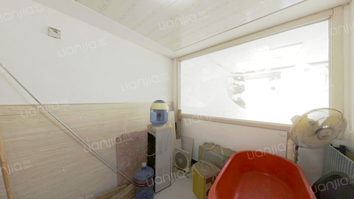 房本满二，税低，有装修。。。。-卧室C