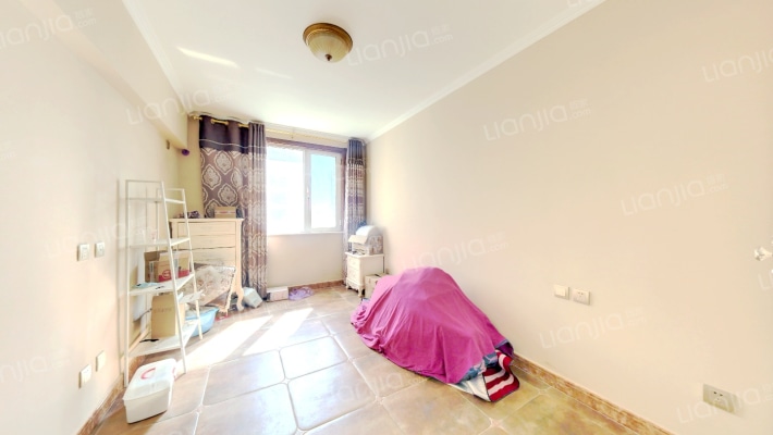 三阳两居户型好，精装修 拎包入住，楼层好-卧室A