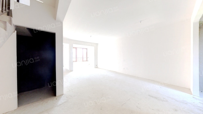 上叠 南北通透无遮挡 有电梯出行方便-客厅