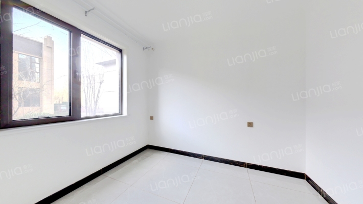 华阳路天伦湾嘉园，小区环境优美，集中供暖三居室。-卧室B