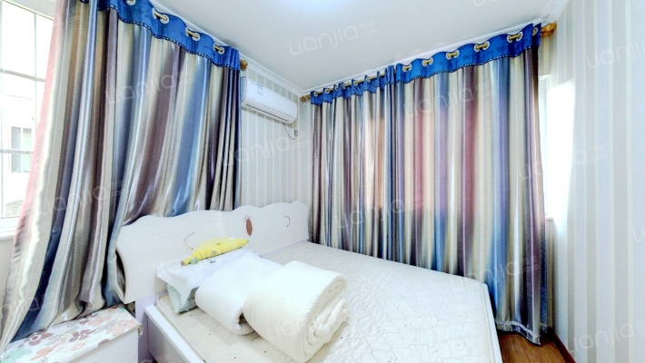 波尔卡3室装修 户型方正 采光明亮 空间宽阔-卧室B