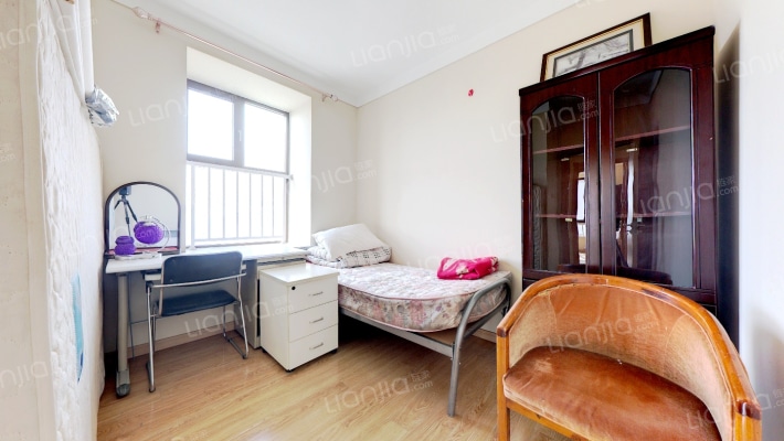 精装修 明卫2居 西边户 17层 采光视野好 满二-卧室A