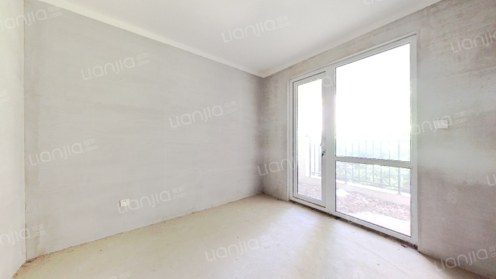 高铁华融现代城，一层带院子带下跃。-卧室B