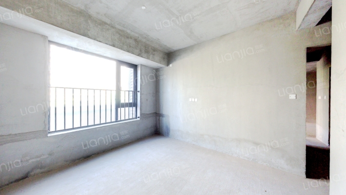 万象汇 翡翠城 带大露台的房子 140平米的大露台-卧室B
