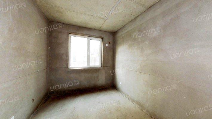 房子是 中间楼层，南北通透。就在马路对 面大三居户.-卧室B