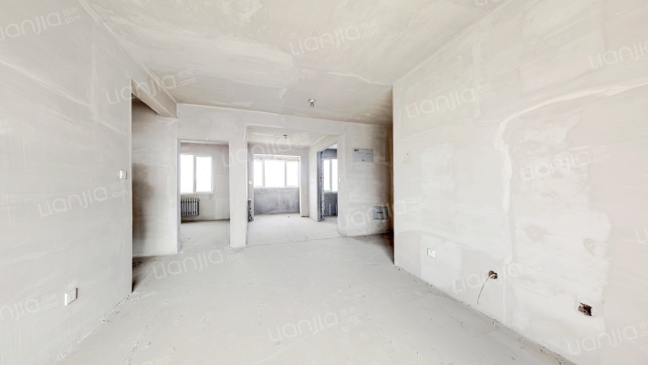 此房满二，南北通透，全明格局，毛坯房可随意装修-客厅