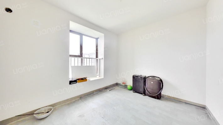 鸿坤理想湾西北朝向一居室，可贷款，证满二。-卧室A